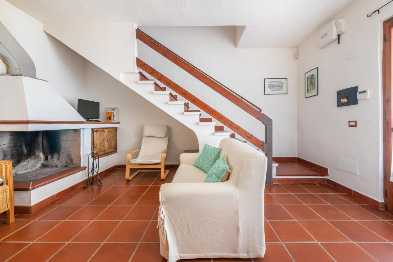 Damiano Holiday House Porto Columbu - Perd'E Sali Extérieur photo