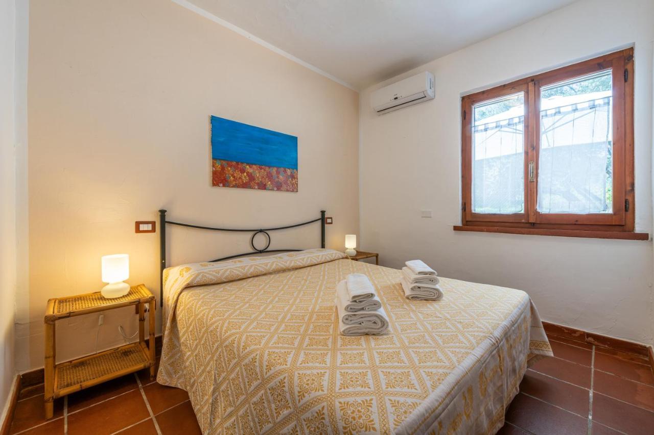 Damiano Holiday House Porto Columbu - Perd'E Sali Extérieur photo