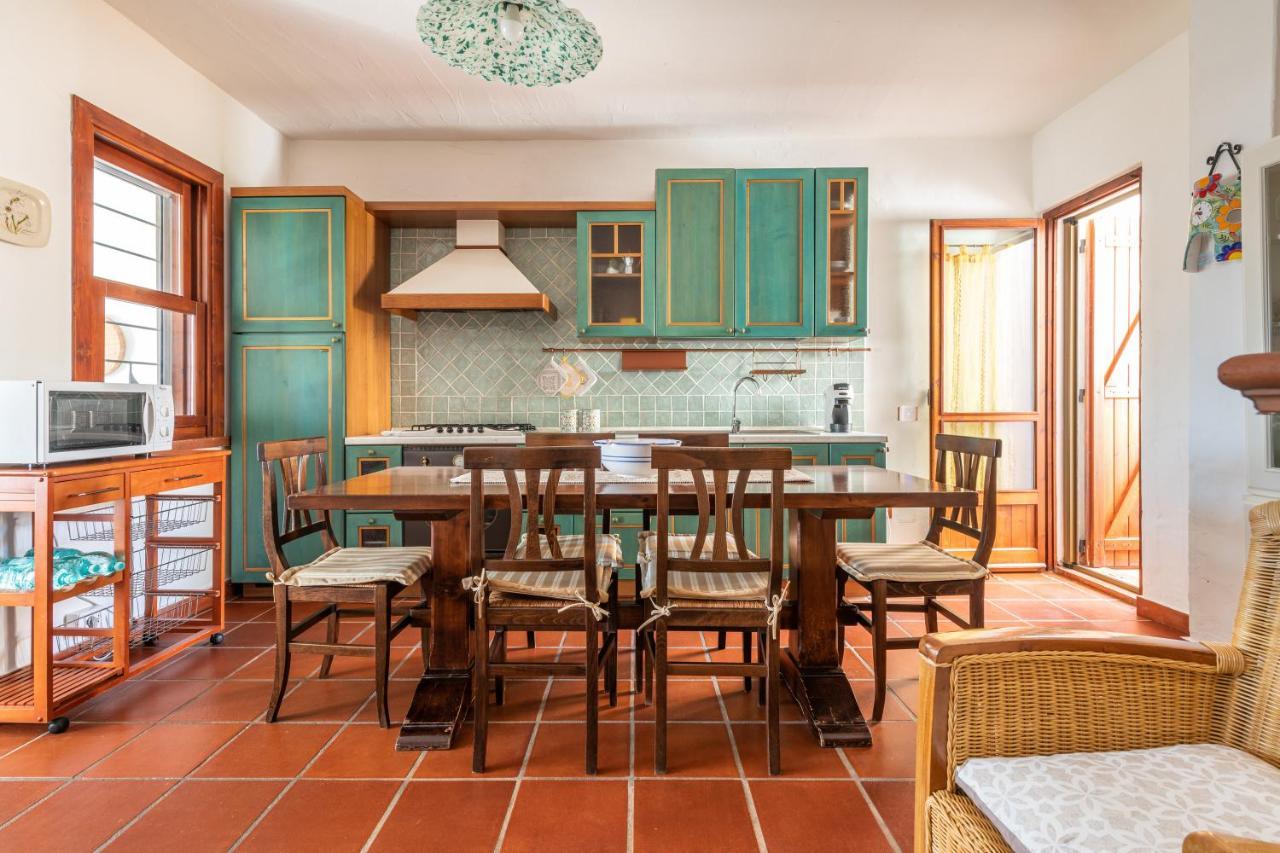 Damiano Holiday House Porto Columbu - Perd'E Sali Extérieur photo