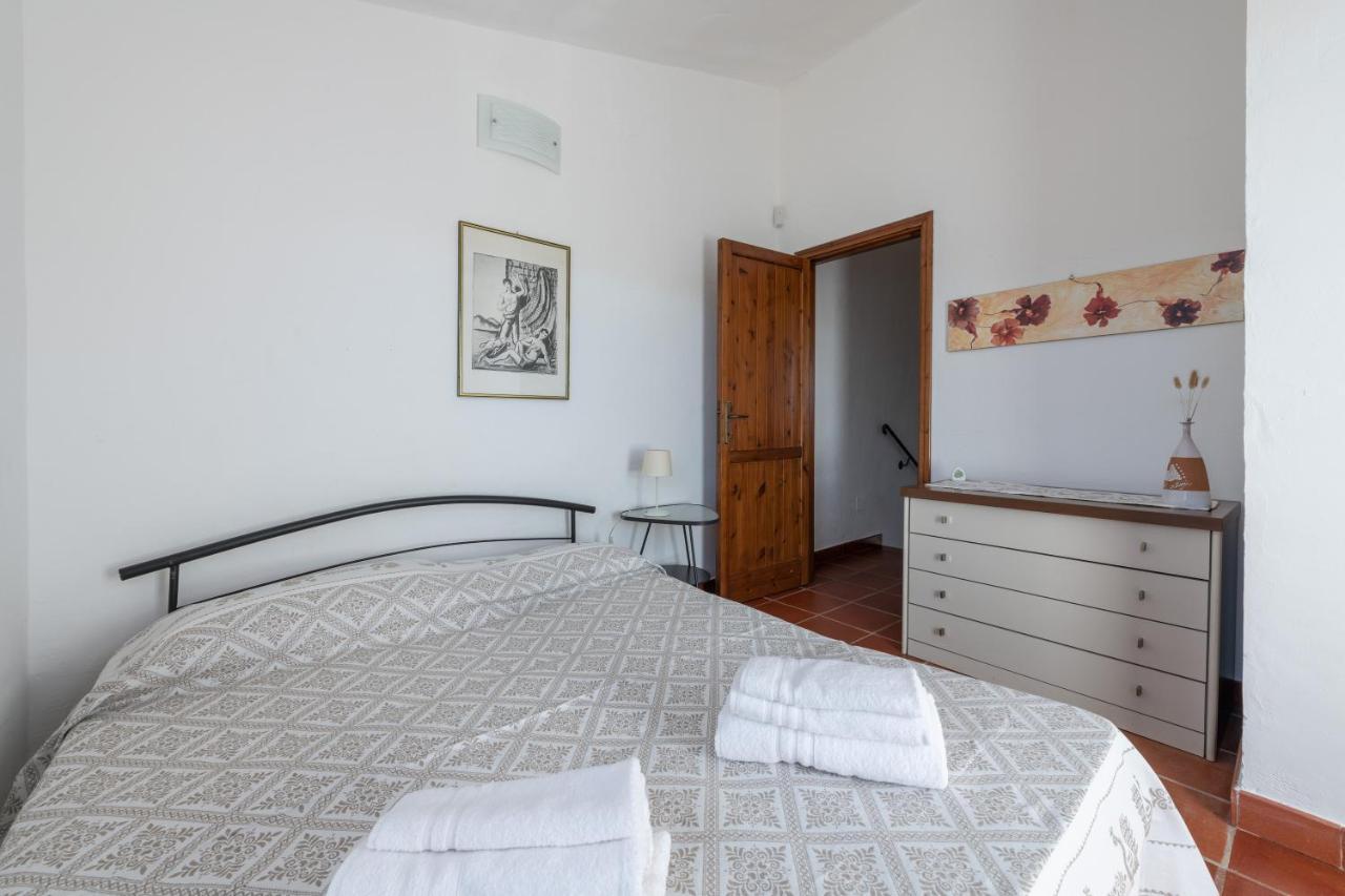 Damiano Holiday House Porto Columbu - Perd'E Sali Extérieur photo
