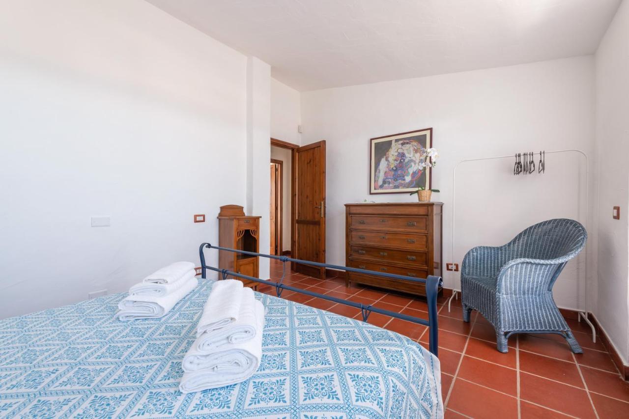 Damiano Holiday House Porto Columbu - Perd'E Sali Extérieur photo